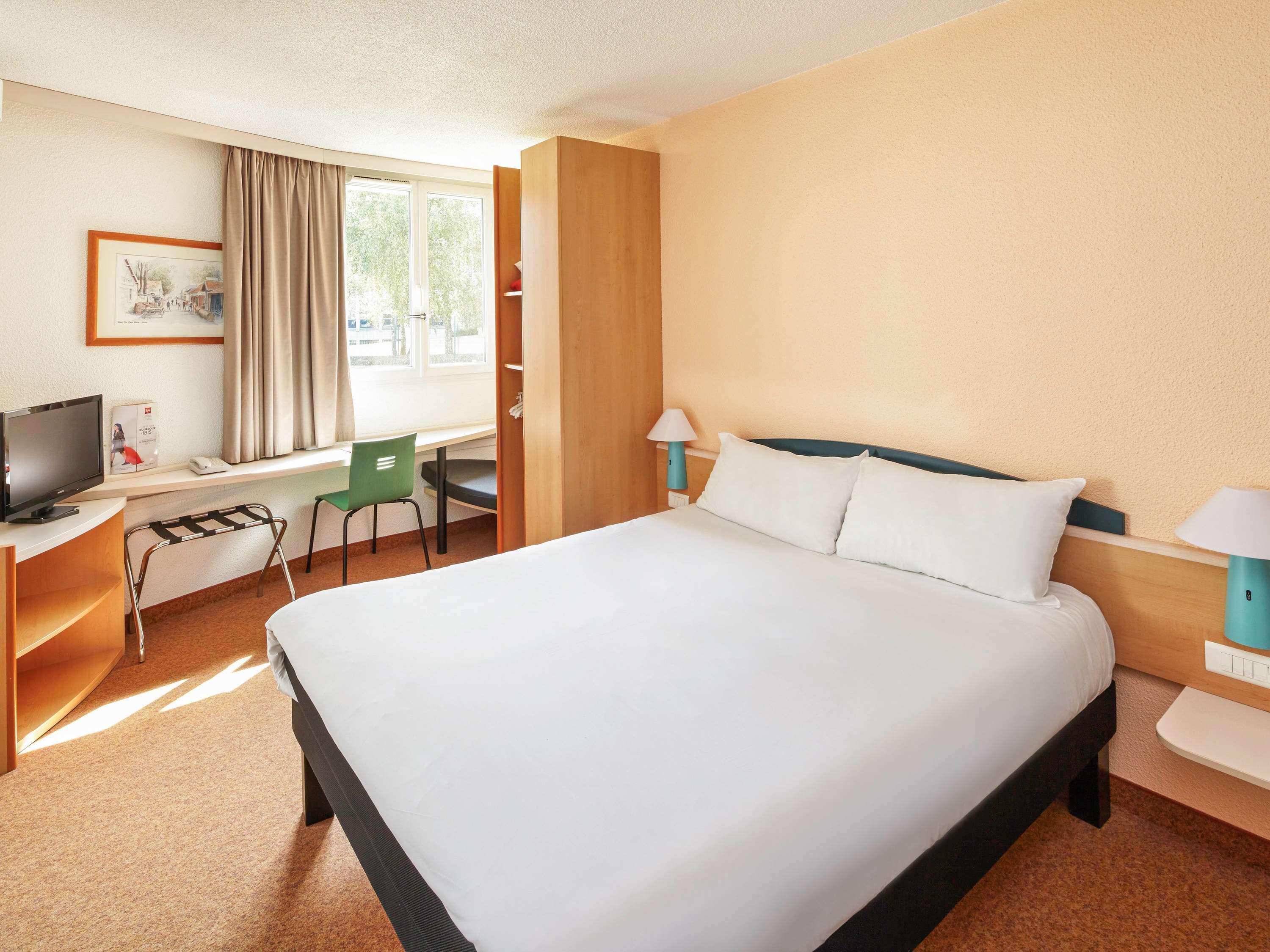 Ibis Chartres Ouest Luce Hotel Exterior foto